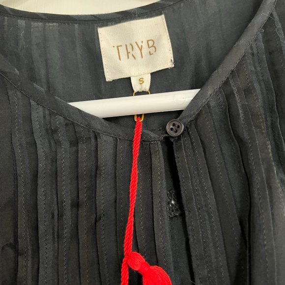 Black blouse - Picture 4 of 5